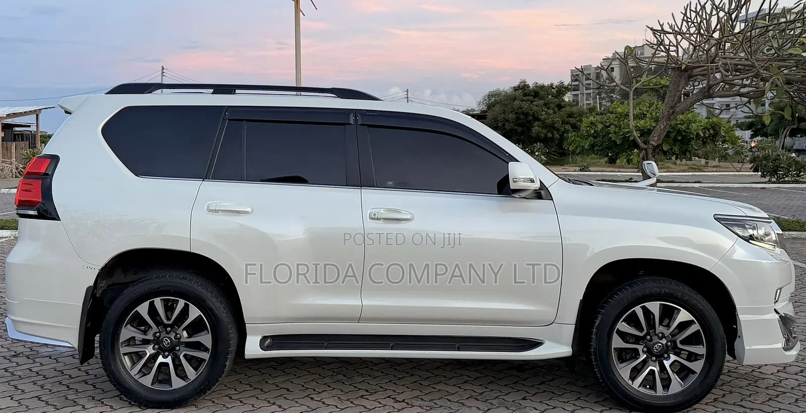 Toyota Land Cruiser Prado 2022 White