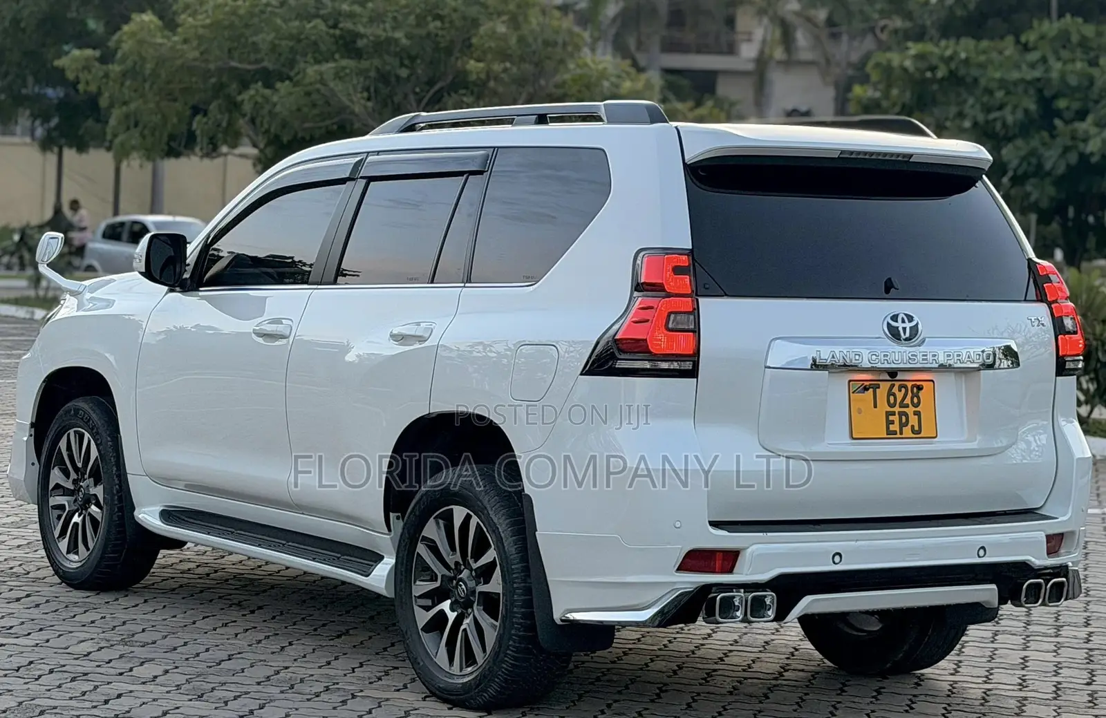 Toyota Land Cruiser Prado 2022 White
