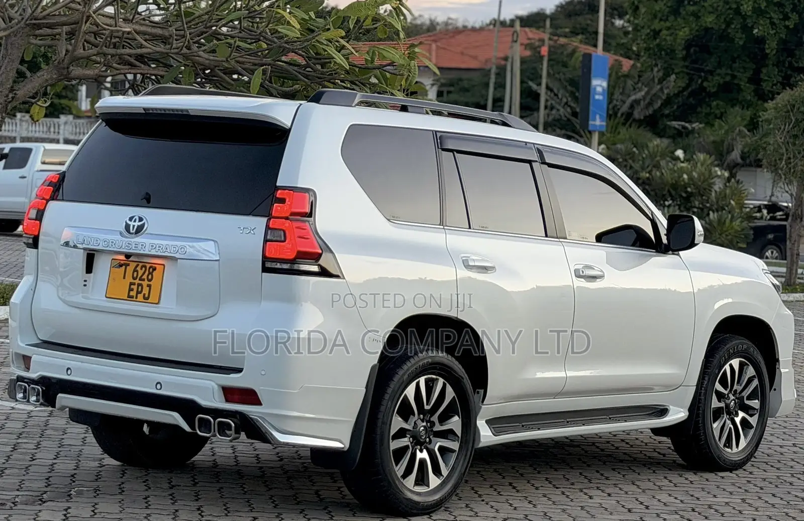 Toyota Land Cruiser Prado 2022 White