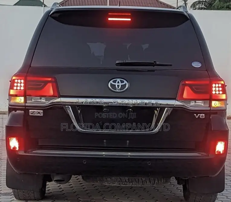 Toyota Land Cruiser 2016 Black