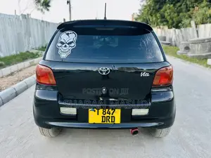 Toyota Vitz 1.3 AWD 5dr 2005 Black