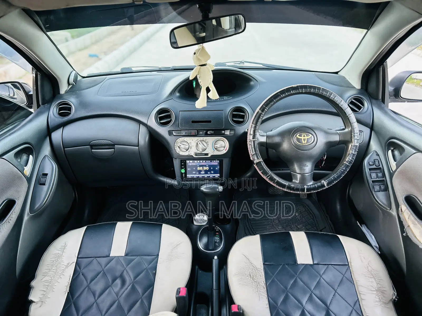 Toyota Vitz 1.3 AWD 5dr 2005 Black