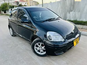 Toyota Vitz 1.3 AWD 5dr 2005 Black