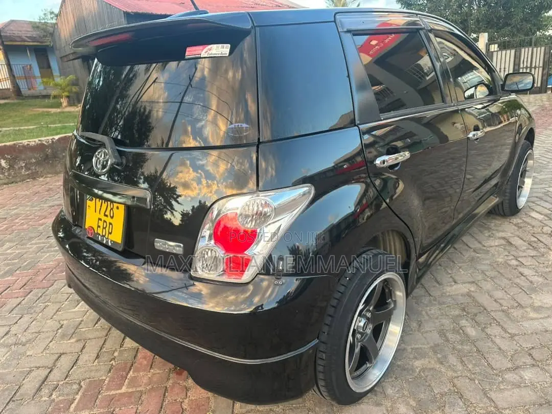 Toyota IST 2005 Black