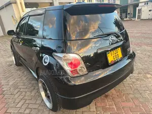 Toyota IST 2005 Black
