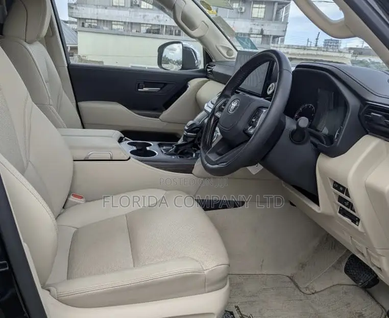 Toyota Land Cruiser 2024 Black