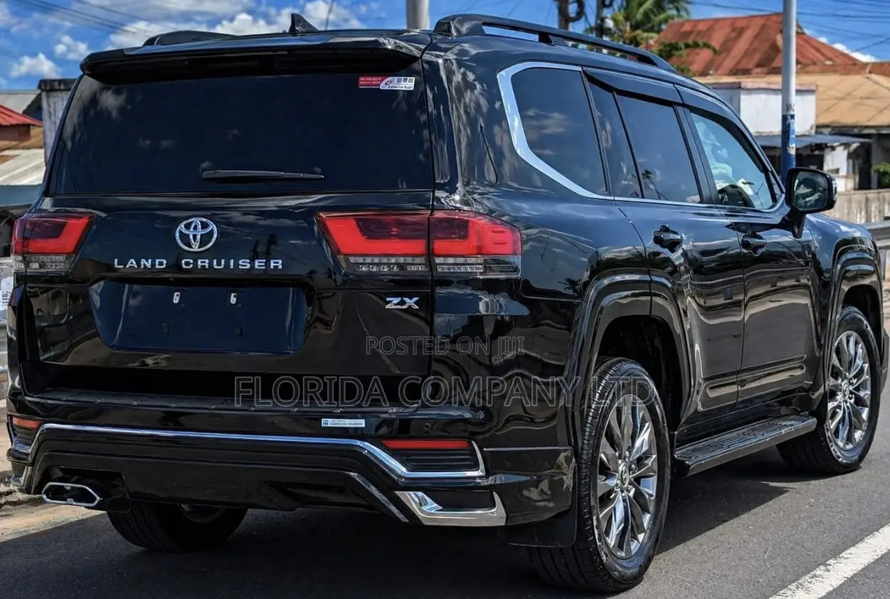 Toyota Land Cruiser 2024 Black