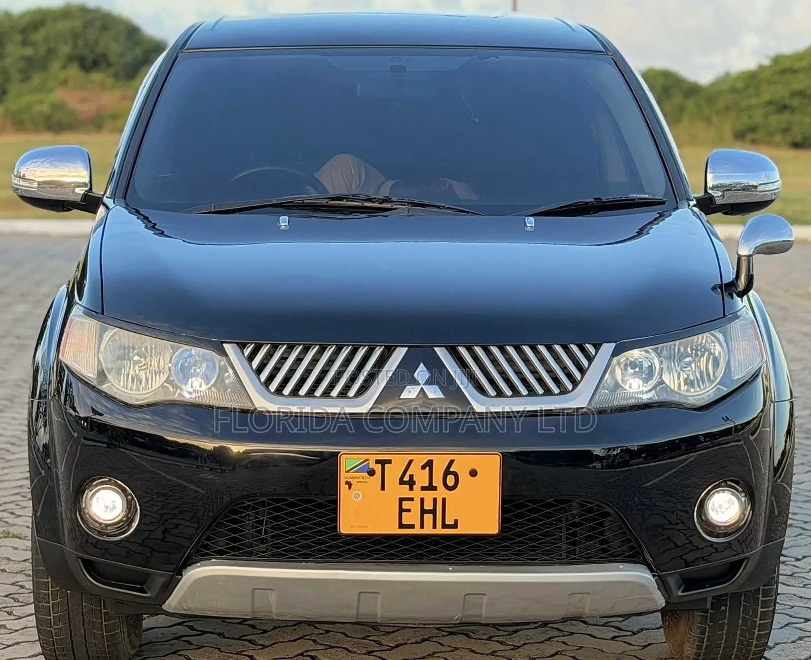 Mitsubishi Outlander 2012 Black