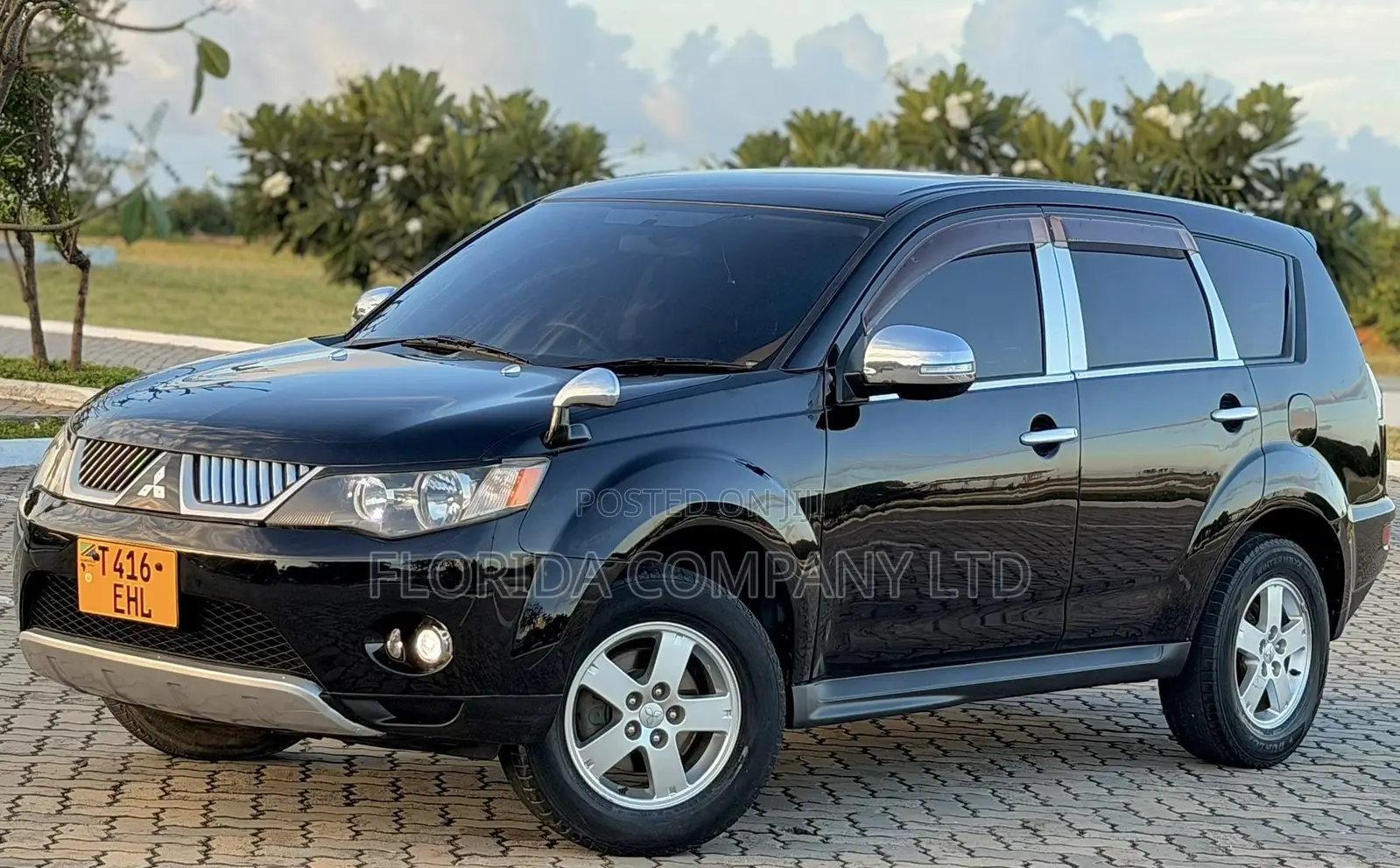 Mitsubishi Outlander 2012 Black