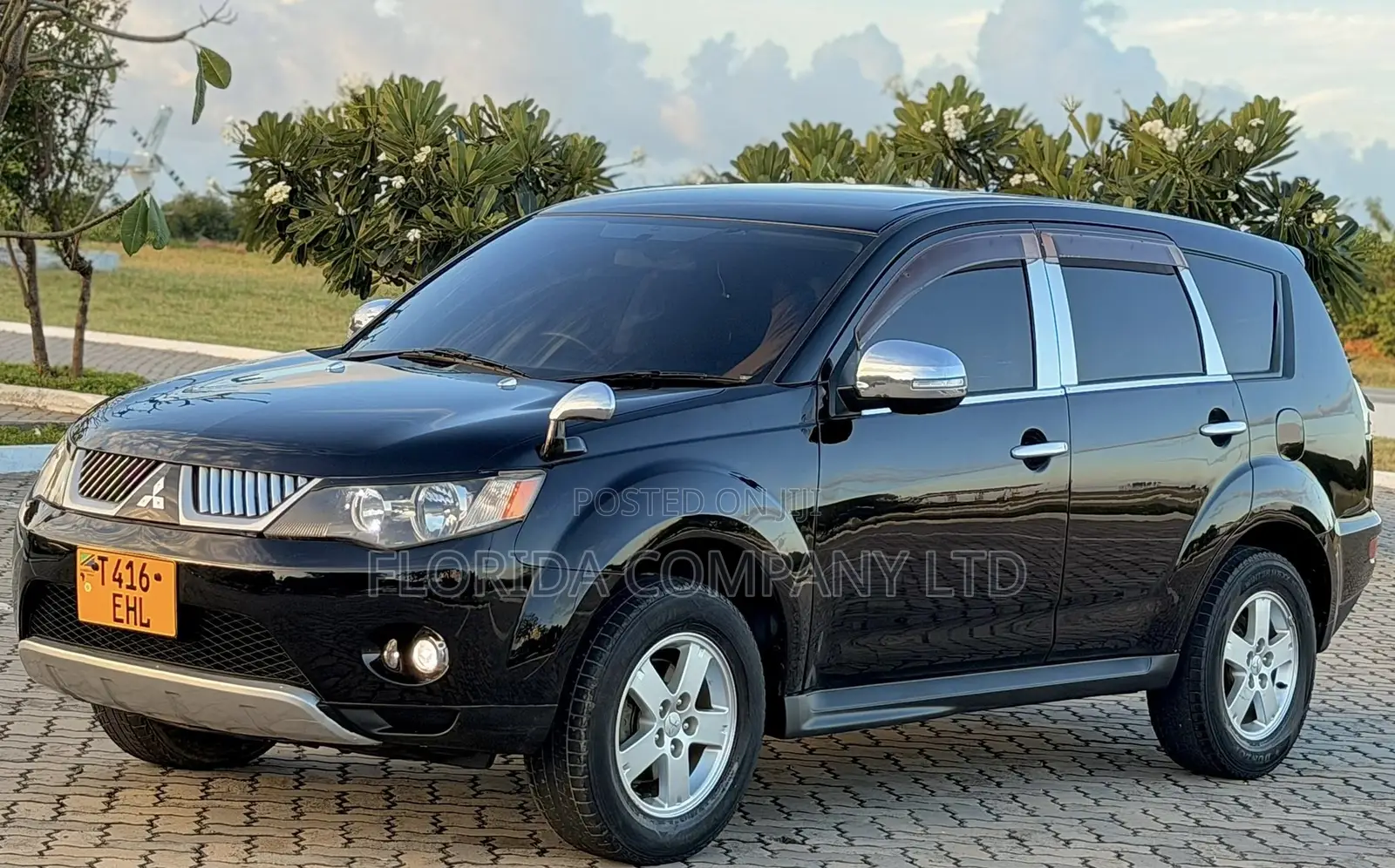 Mitsubishi Outlander 2012 Black