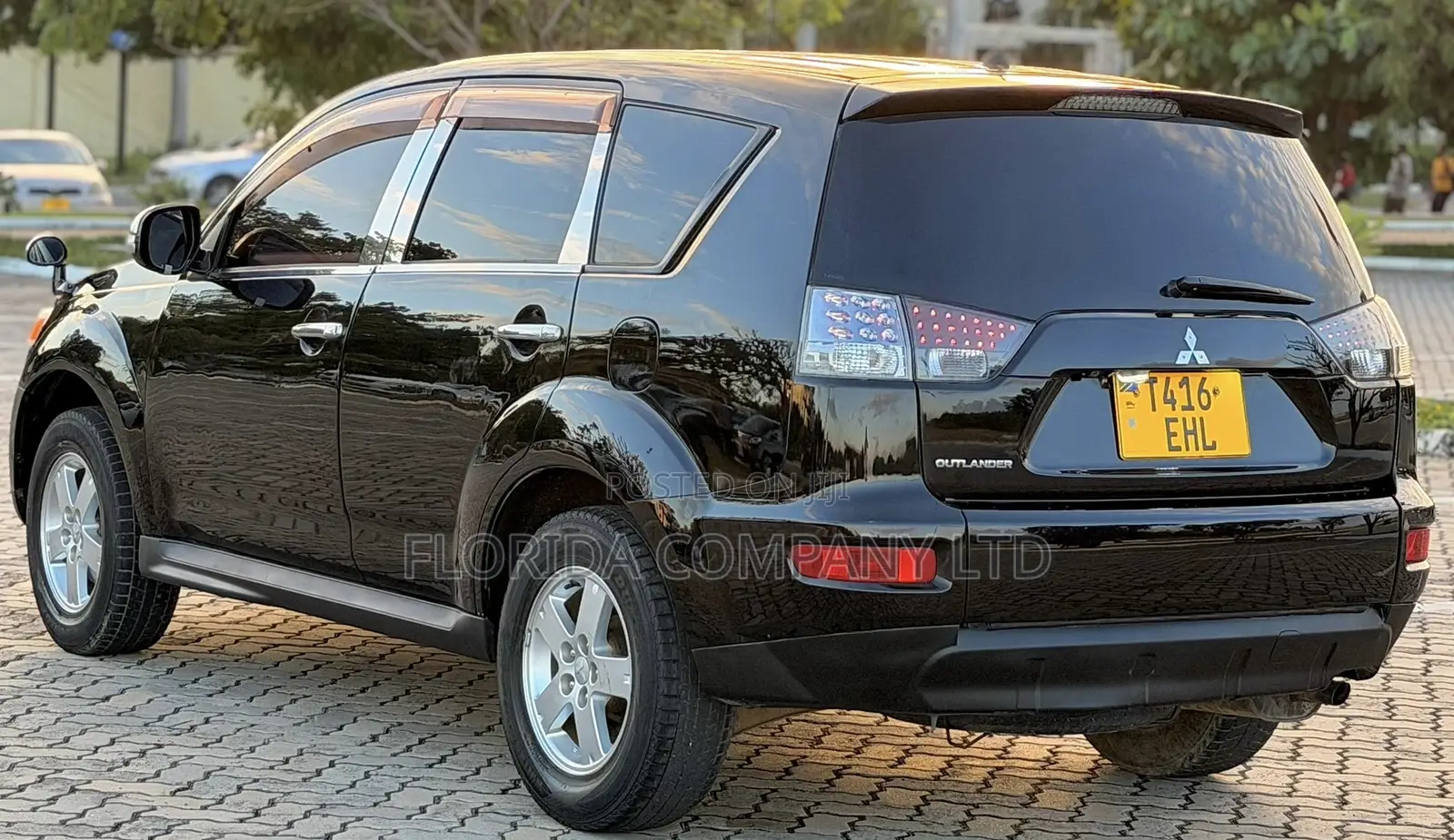 Mitsubishi Outlander 2012 Black