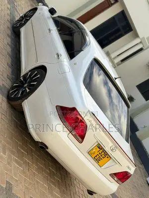 Toyota Crown 2007 White