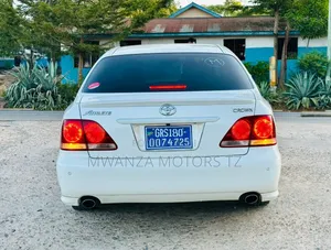 Toyota Crown 2006 White