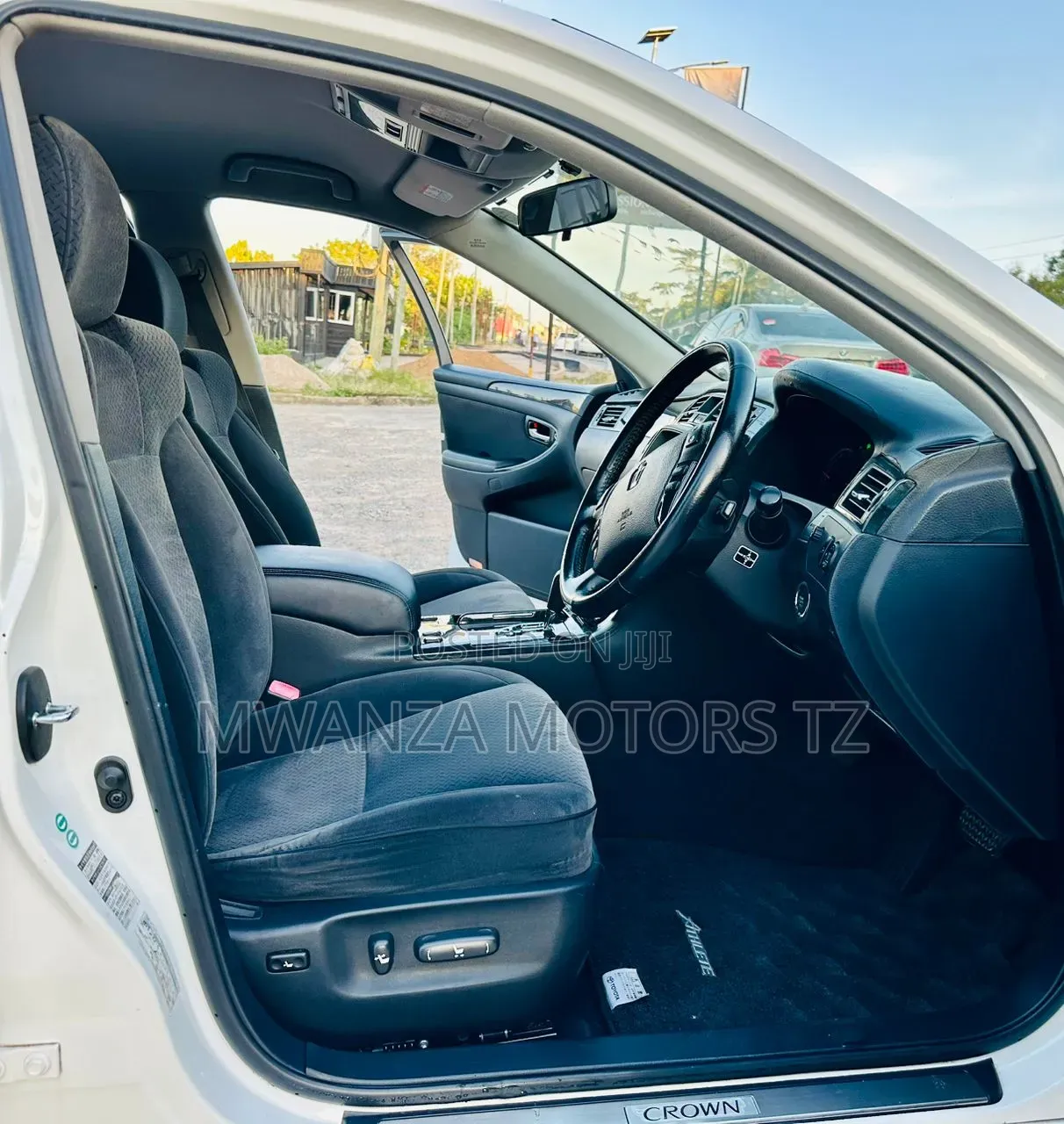 Toyota Crown 2006 White