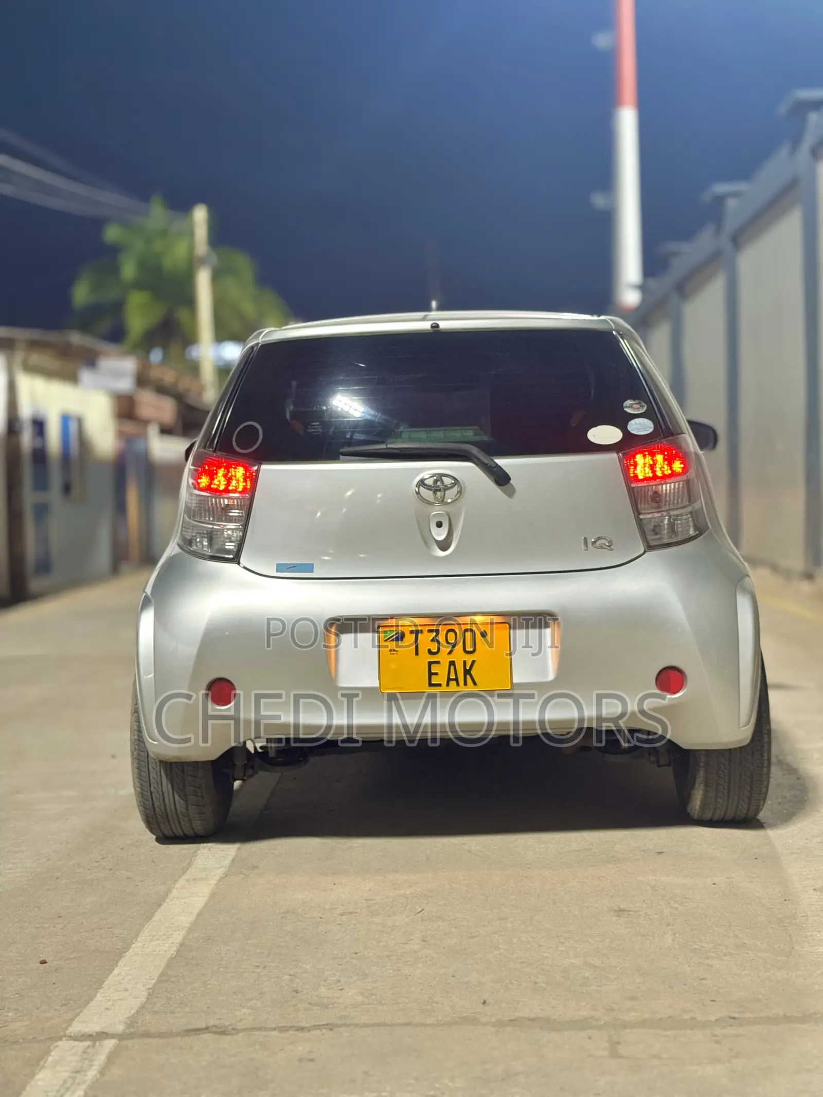 Toyota iQ 2009 Beige