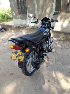 New Bajaj Boxer 125 2025 Black