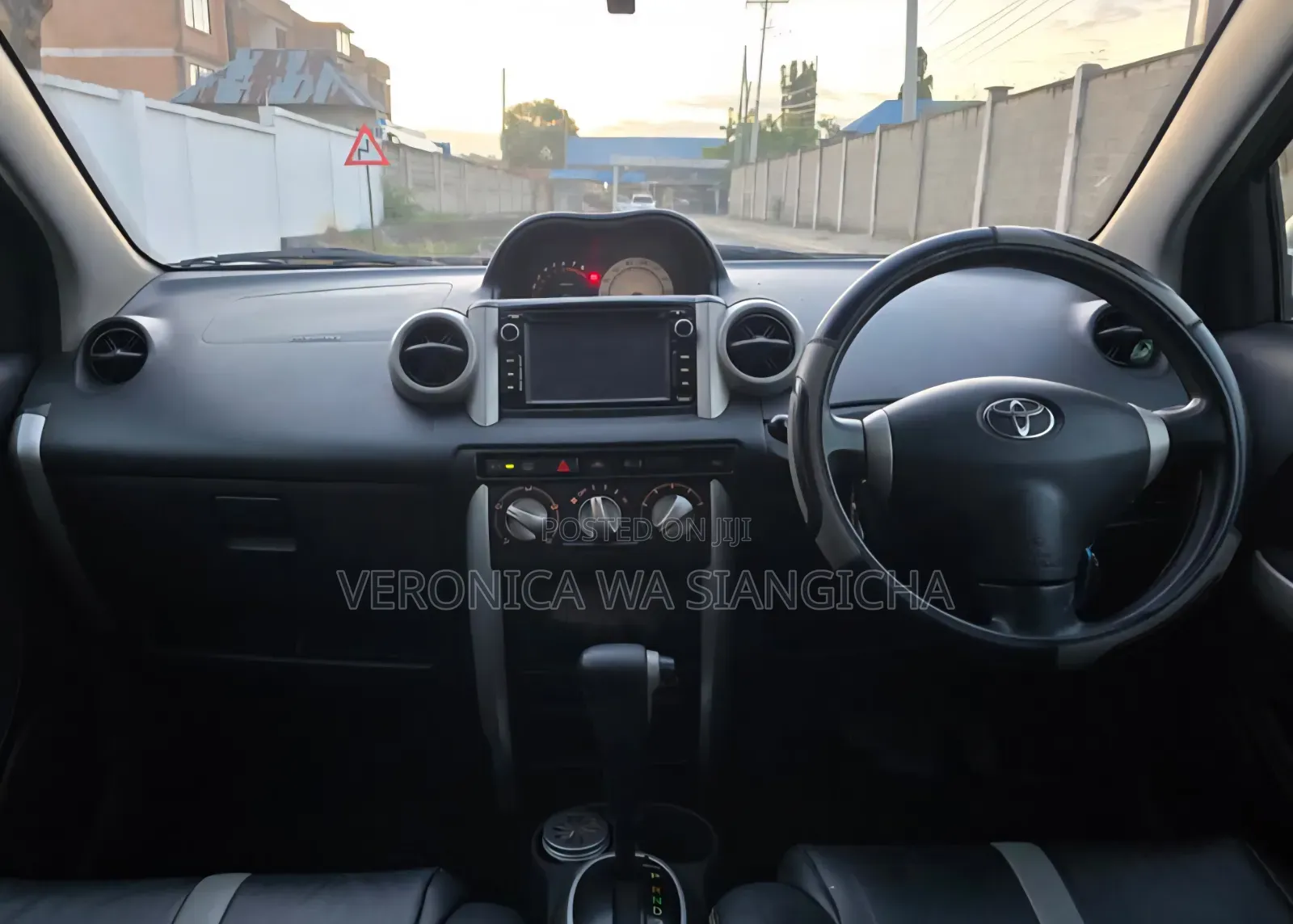 Toyota IST 2005 Gold