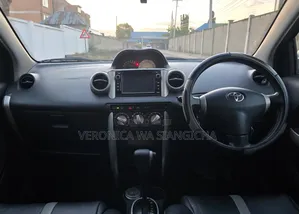 Toyota IST 2005 Gold