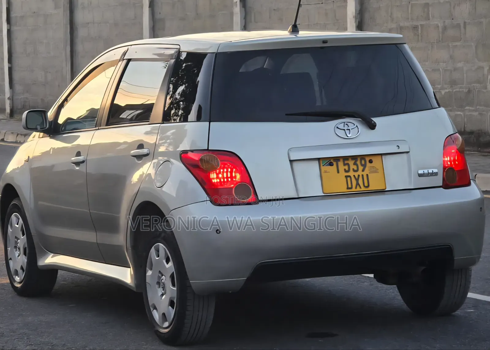 Toyota IST 2005 Gold