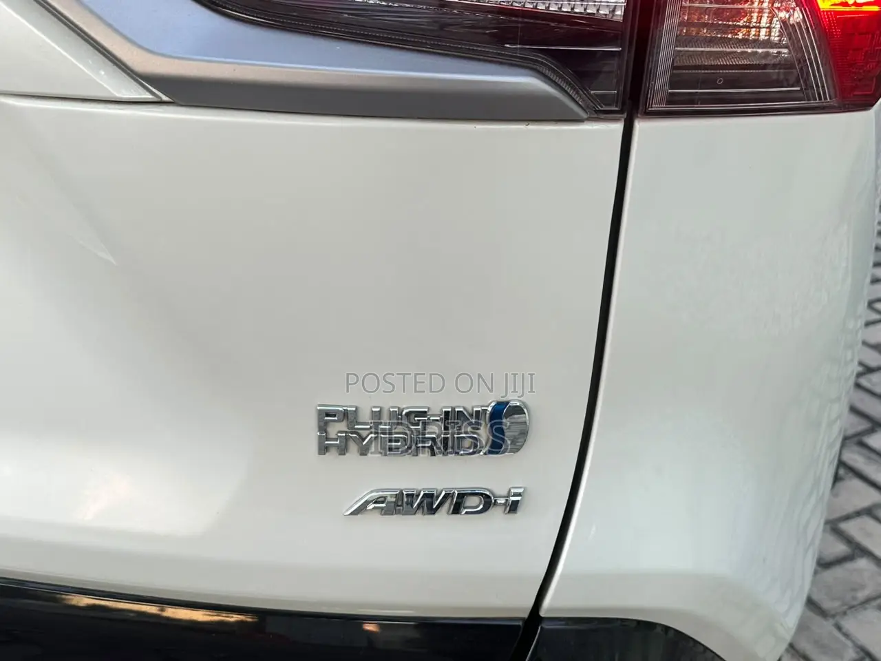 Toyota RAV4 2022 White