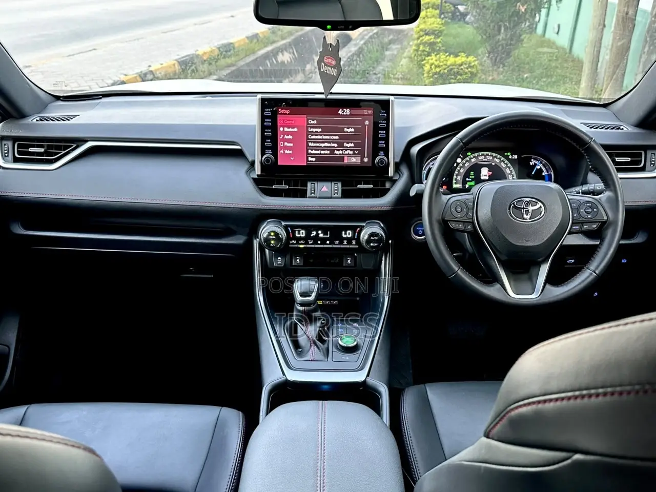 Toyota RAV4 2022 White