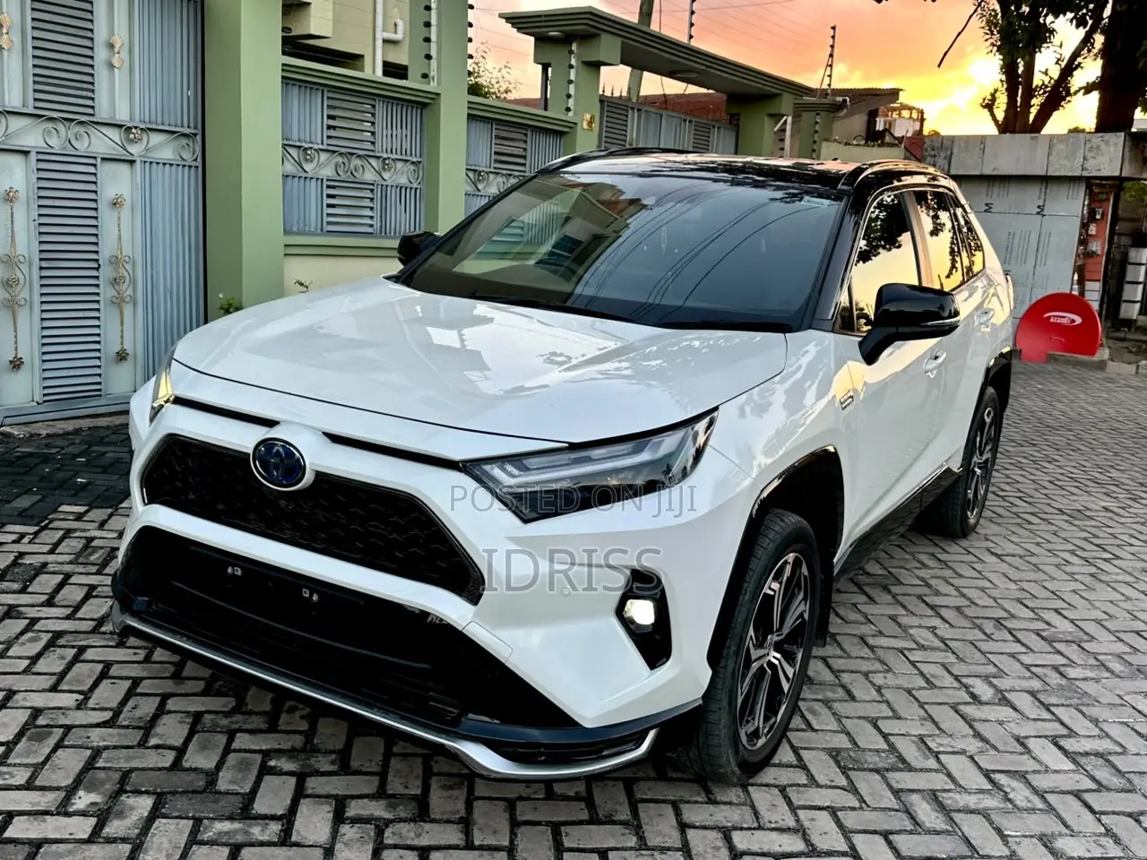 Toyota RAV4 2022 White