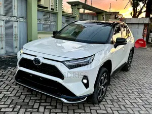 Toyota RAV4 2022 White