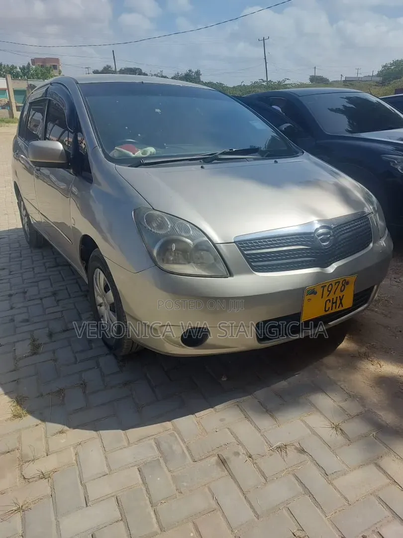 Toyota Corolla Spacio 2001