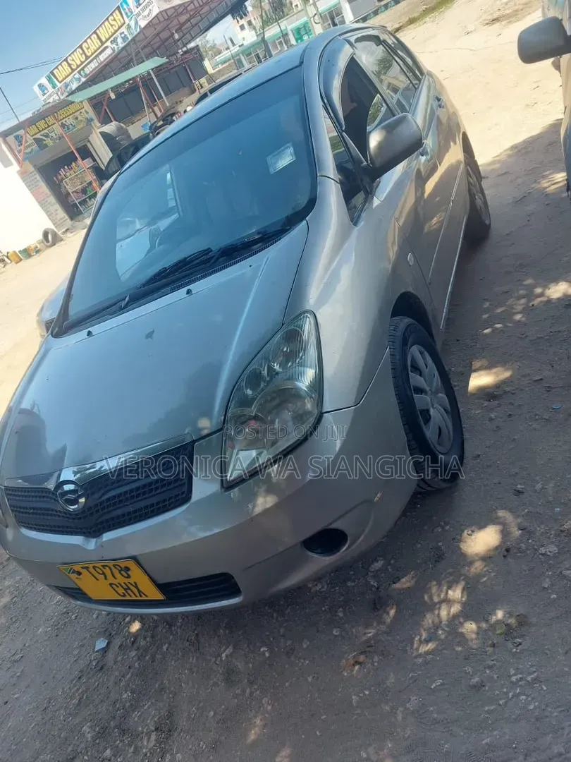 Toyota Corolla Spacio 2001