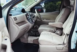 Toyota Raum 2008 Silver