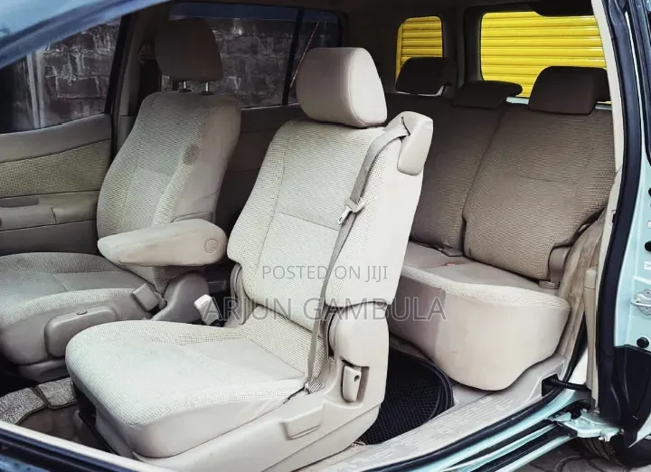 Toyota Raum 2008 Silver