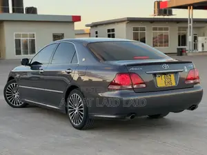 Toyota Crown 2006 Gray