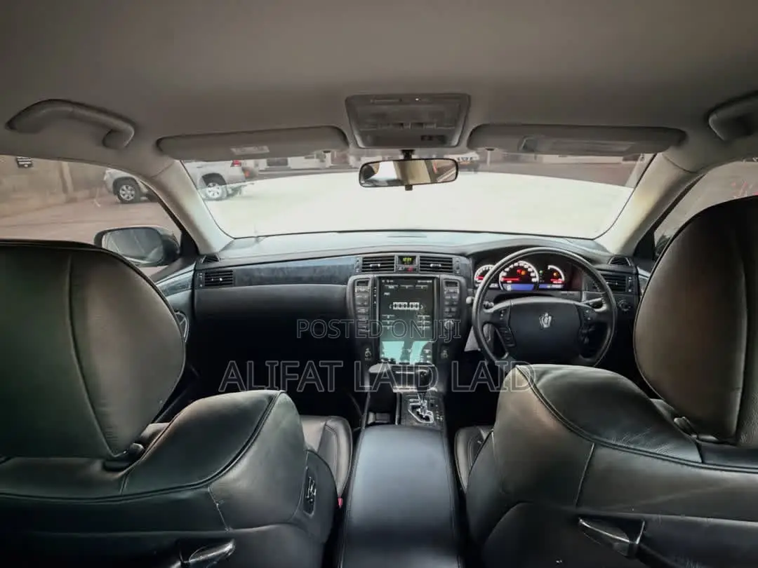 Toyota Crown 2006 Gray