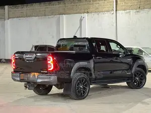 Toyota Hilux 2021 Black