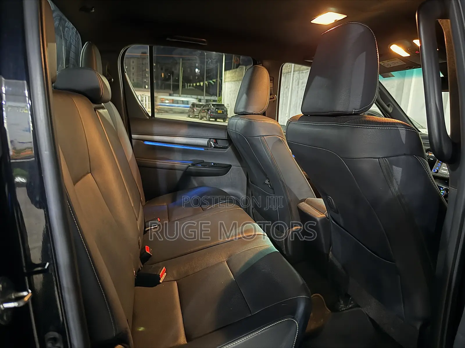 Toyota Hilux 2021 Black