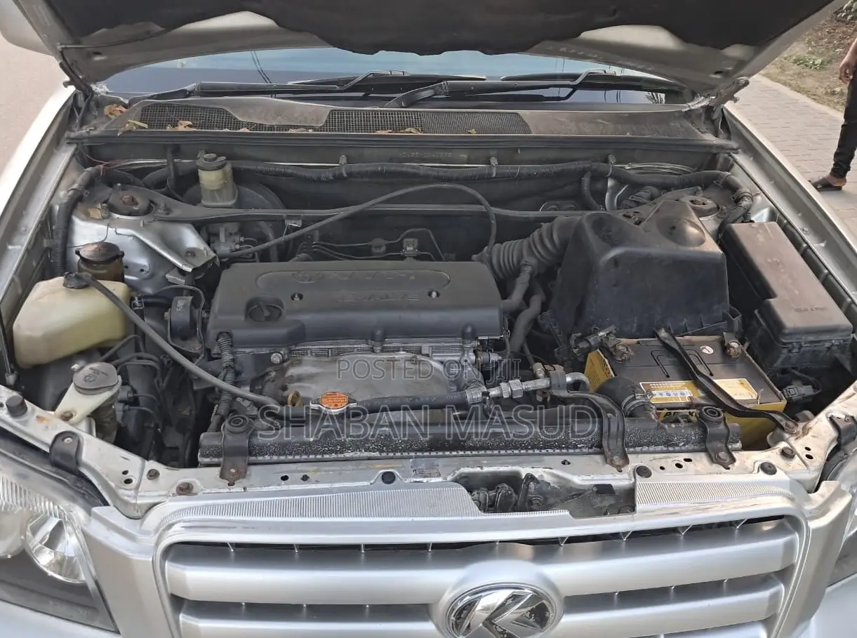 Toyota Kluger 2005 Silver