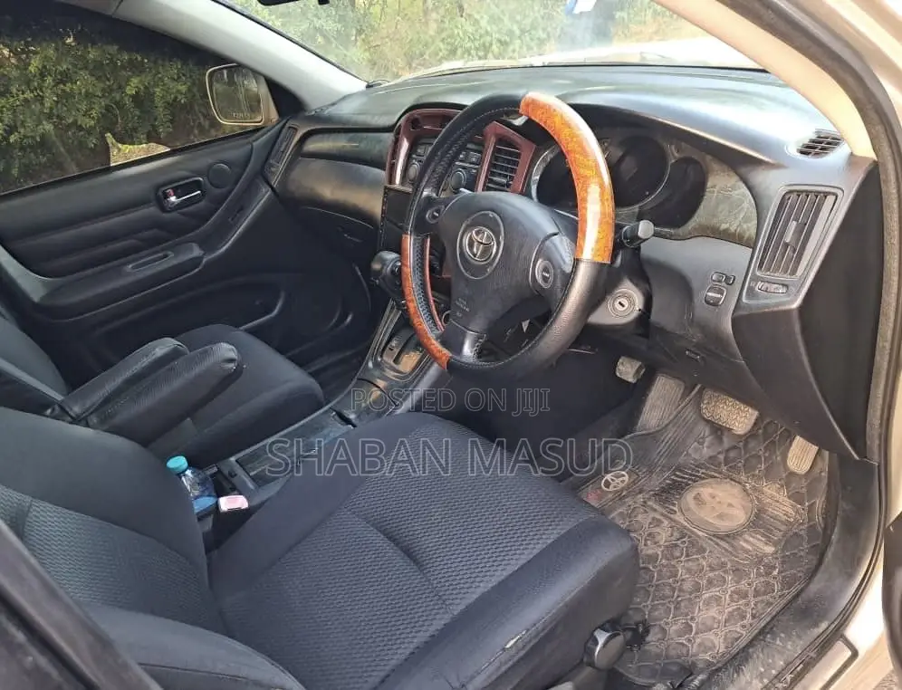 Toyota Kluger 2005 Silver