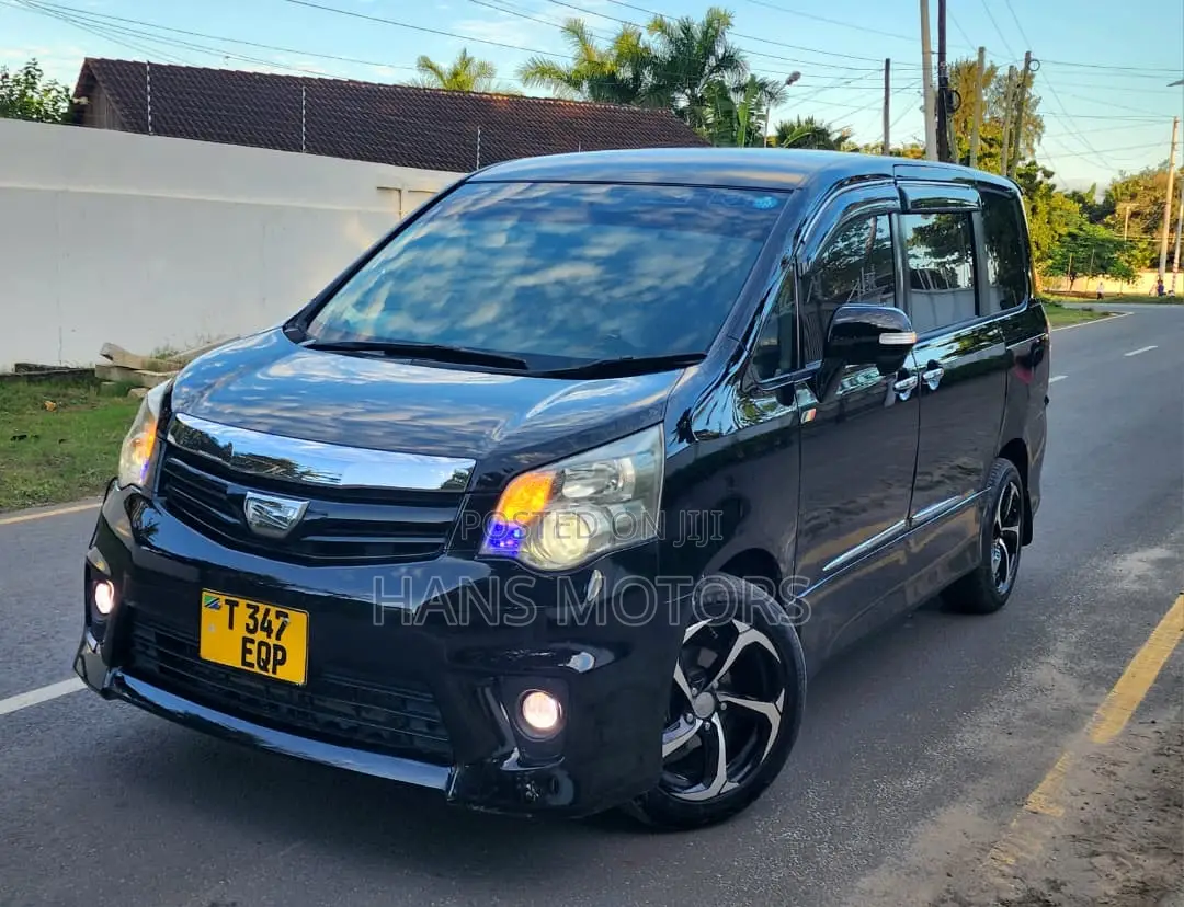 Toyota Noah 2009 Black
