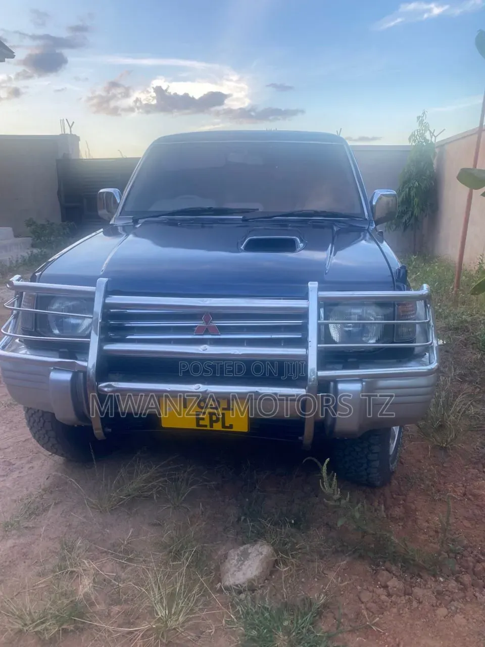 Mitsubishi Pajero 2000 Blue