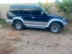 Mitsubishi Pajero 2000 Blue