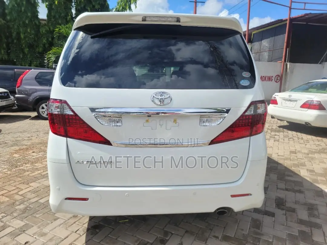 Toyota Alphard 2009 White