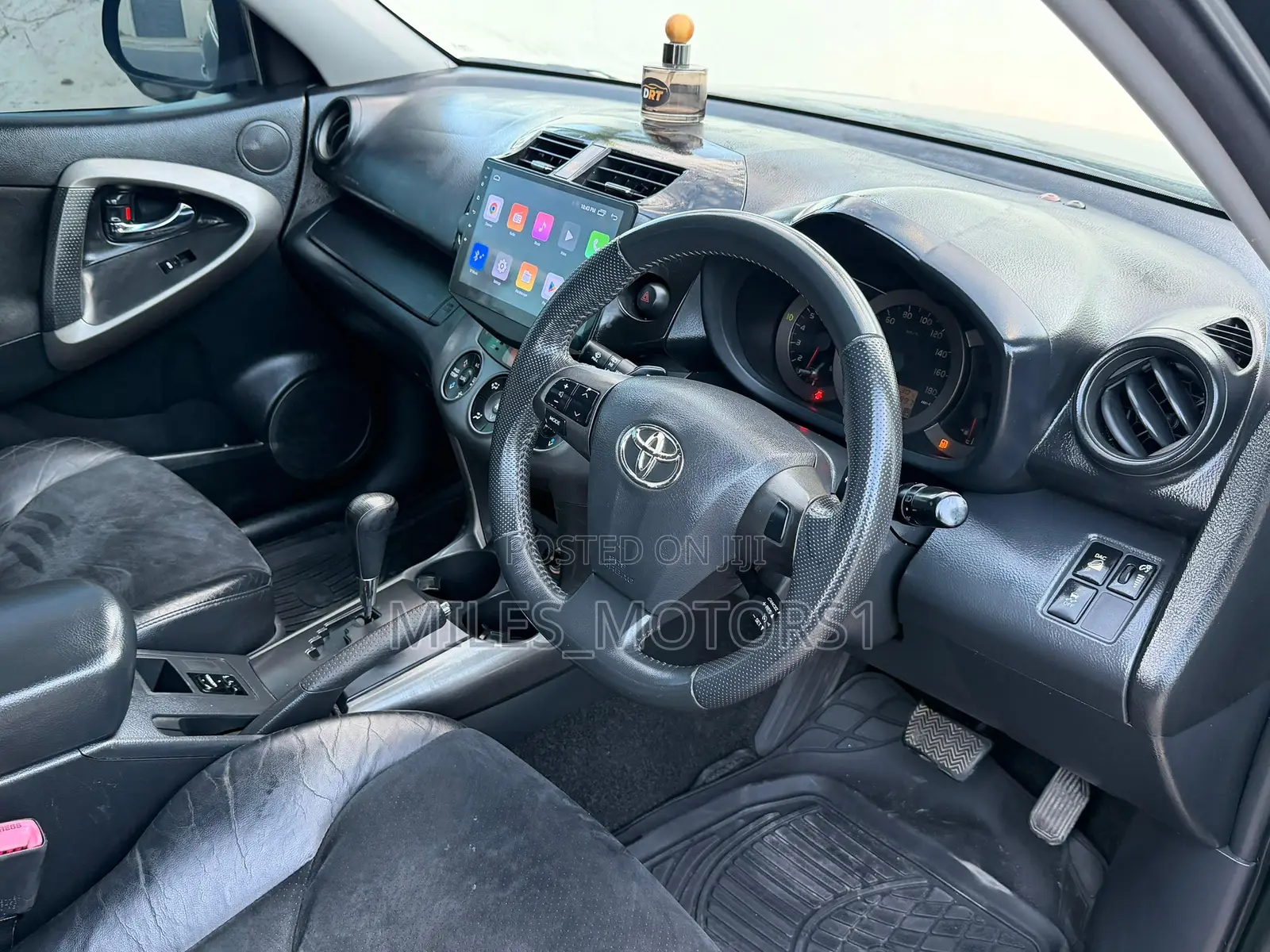 Toyota Vanguard 2010 Green