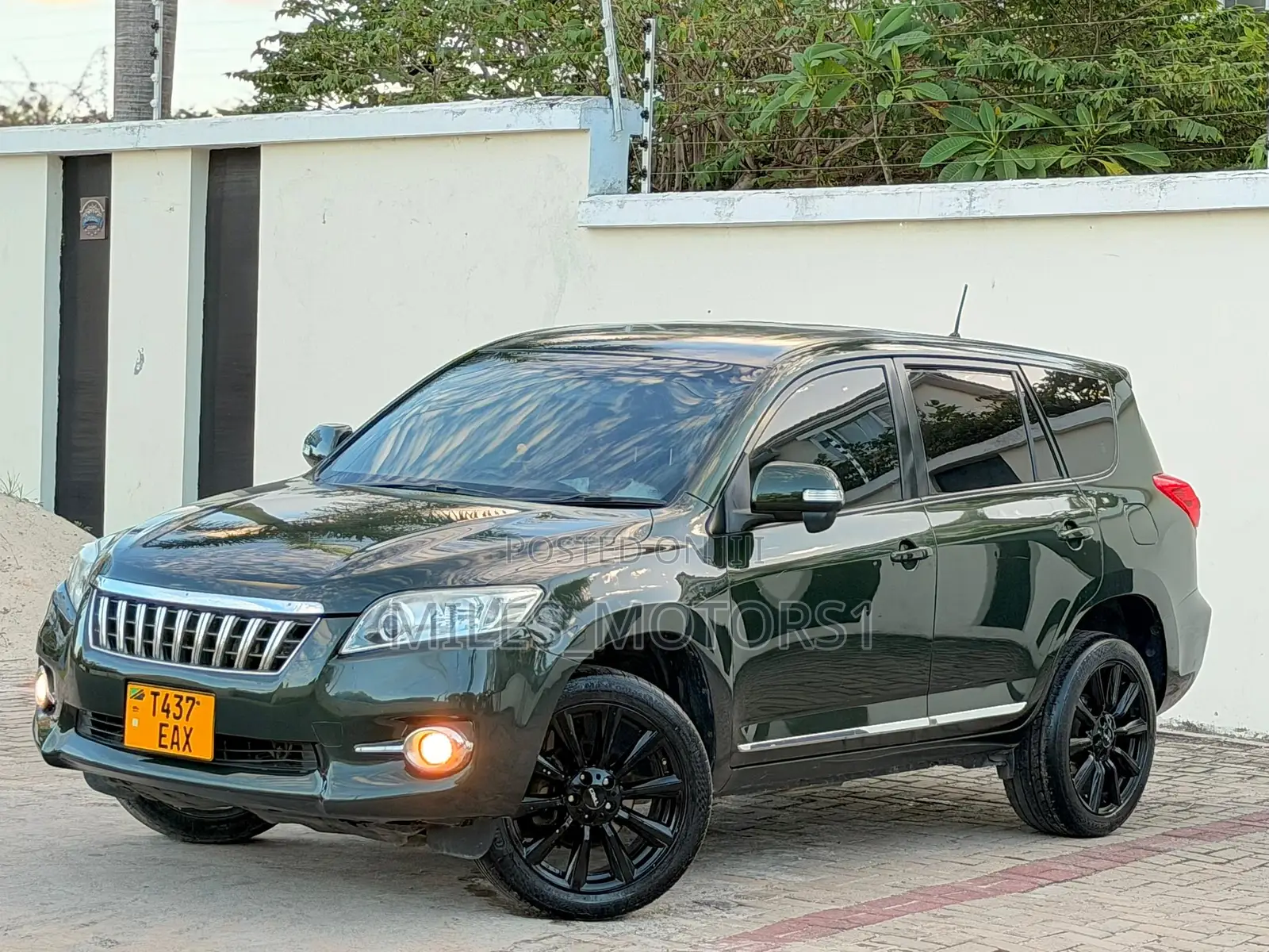 Toyota Vanguard 2010 Green