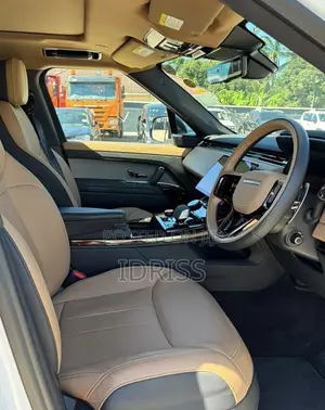 Land Rover Range Rover 2025 White