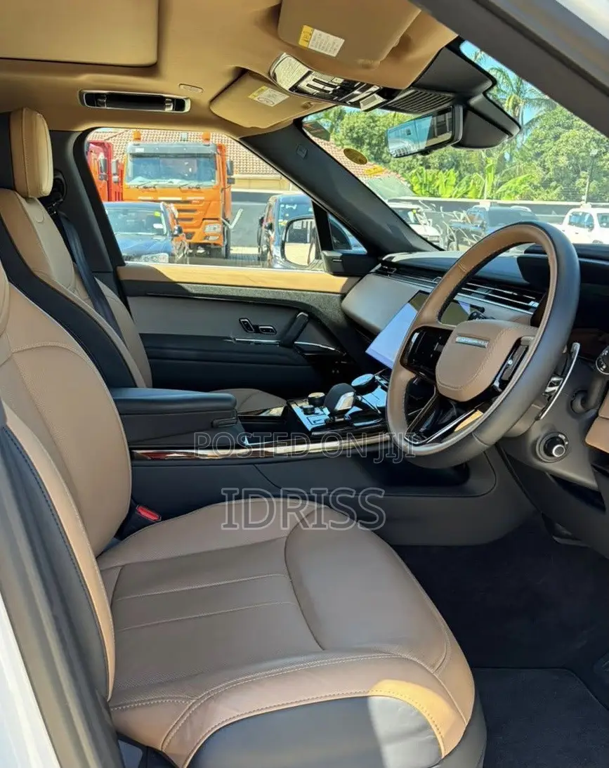 Land Rover Range Rover 2025 White