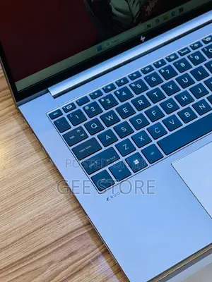 Laptop HP ZBook Firefly 14 G10 16GB Intel Core i7 SSD 1T