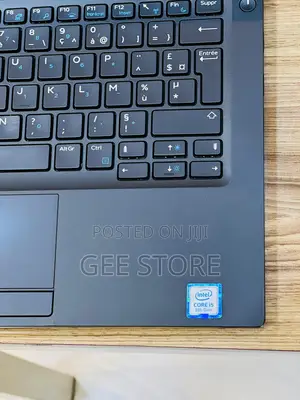 Laptop Dell Latitude 7390 8GB Intel Core i5 SSD 256GB