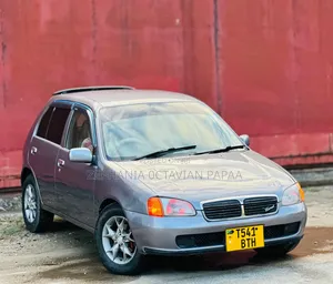 Toyota Starlet 2002 Silver