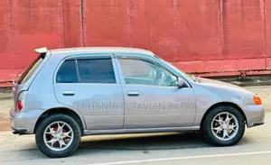 Toyota Starlet 2002 Silver