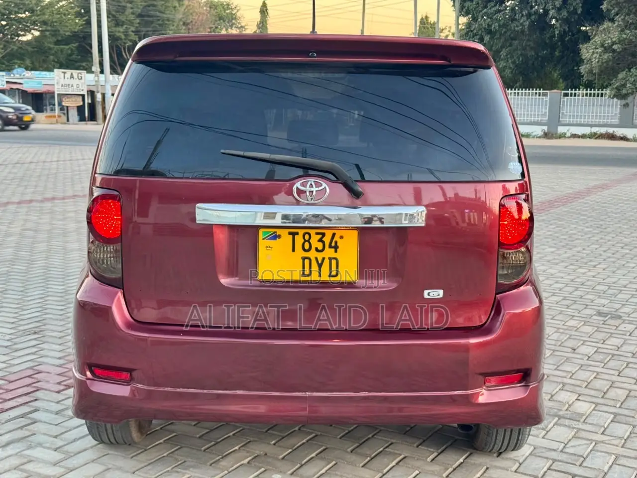 Toyota Rumion 1.5 FWD 2021 Red